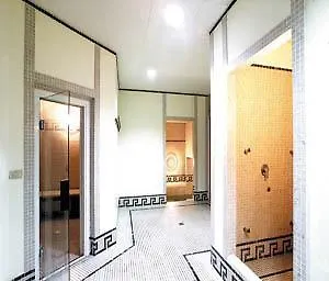 Grand Courmaison Hotel 4*