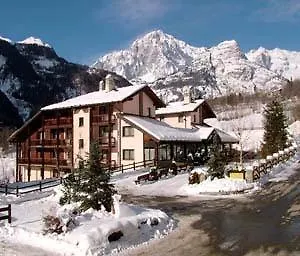 Hotel Grand Courmaison 4*